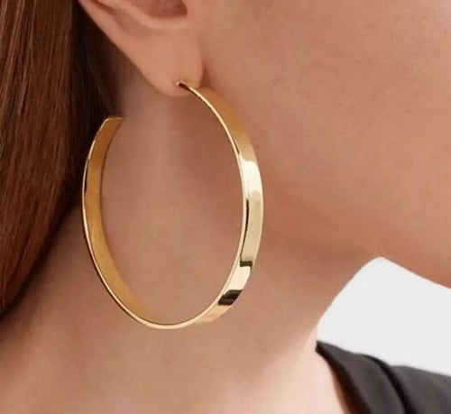 Women wearing Stylish O Hoop Earrings With 10K Gold Plated